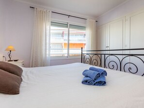 2 habitaciones, tabla de planchar con plancha y wifi