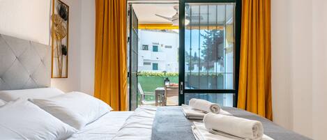 2 bedrooms, iron/ironing board, free WiFi, bed sheets