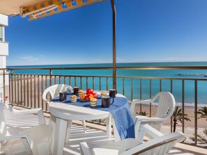 Outdoor dining - Apartment Paseo by Interhome (Vinarós)