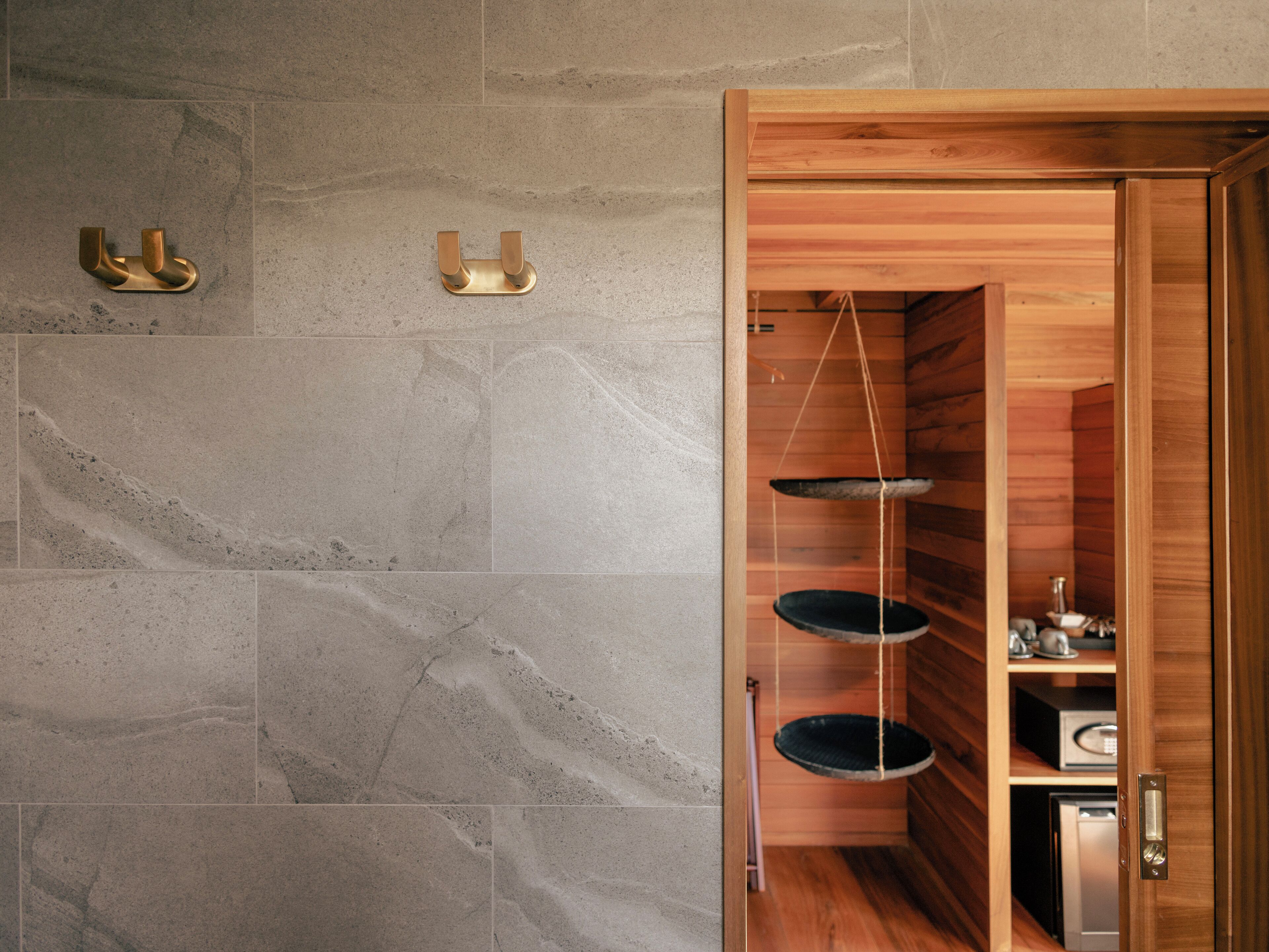 Family Room | Bathroom | Shower, rainfall showerhead, hair dryer, towels