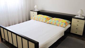 Appartement, 3 chambres, fumeurs, balcon | 4 chambres