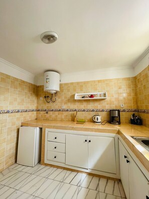 아파트, 침실 2개, 흡연 | 내부