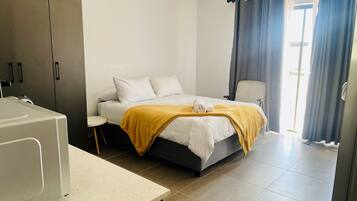 Chambre, 6 chambres, fumeurs, vue jardin | Salle de bain