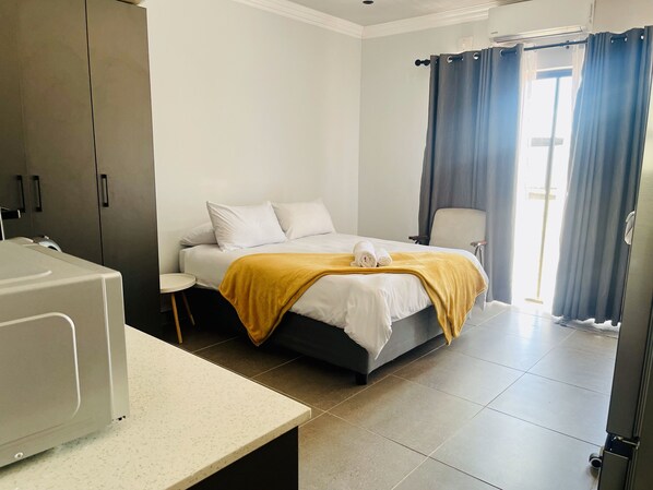 Room, 6 Bedrooms, Smoking, Garden View | Bathroom - Room in B&B - Trendybliss Guest House - N0294 (Thabazimbi)