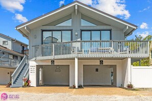 Exterior - Beach Rd, 300ft to Beach Access & 500ft to Siesta Key Village, 2bdr (Siesta Key)