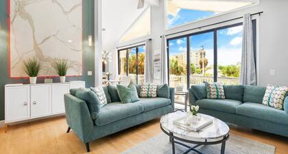 Beach Rd, 300ft to Beach Access & 500ft to Siesta Key Village, 2bdr & Studio