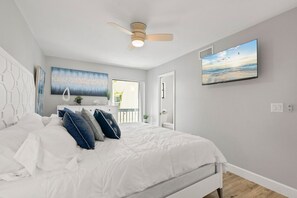 3 bedrooms, in-room safe, desk, iron/ironing board