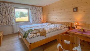 7 Schlafzimmer, Bügeleisen/Bügelbrett, Reisekinderbett, kostenloses WLAN