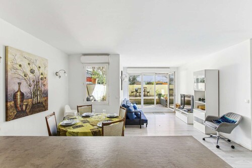 Chic and confortable apart near Stade de France