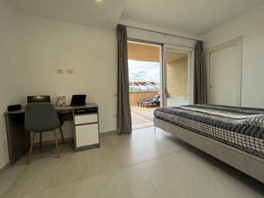 1 bedroom, iron/ironing board, WiFi, bed sheets - Isla Relax House, with Jacuzzi (Villasimius)