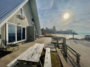 Outdoor dining - Lakefront Chalet #12 w/ Beach Access, Pools, Sport Courts, Fishing Pond & more! (Stevensville)