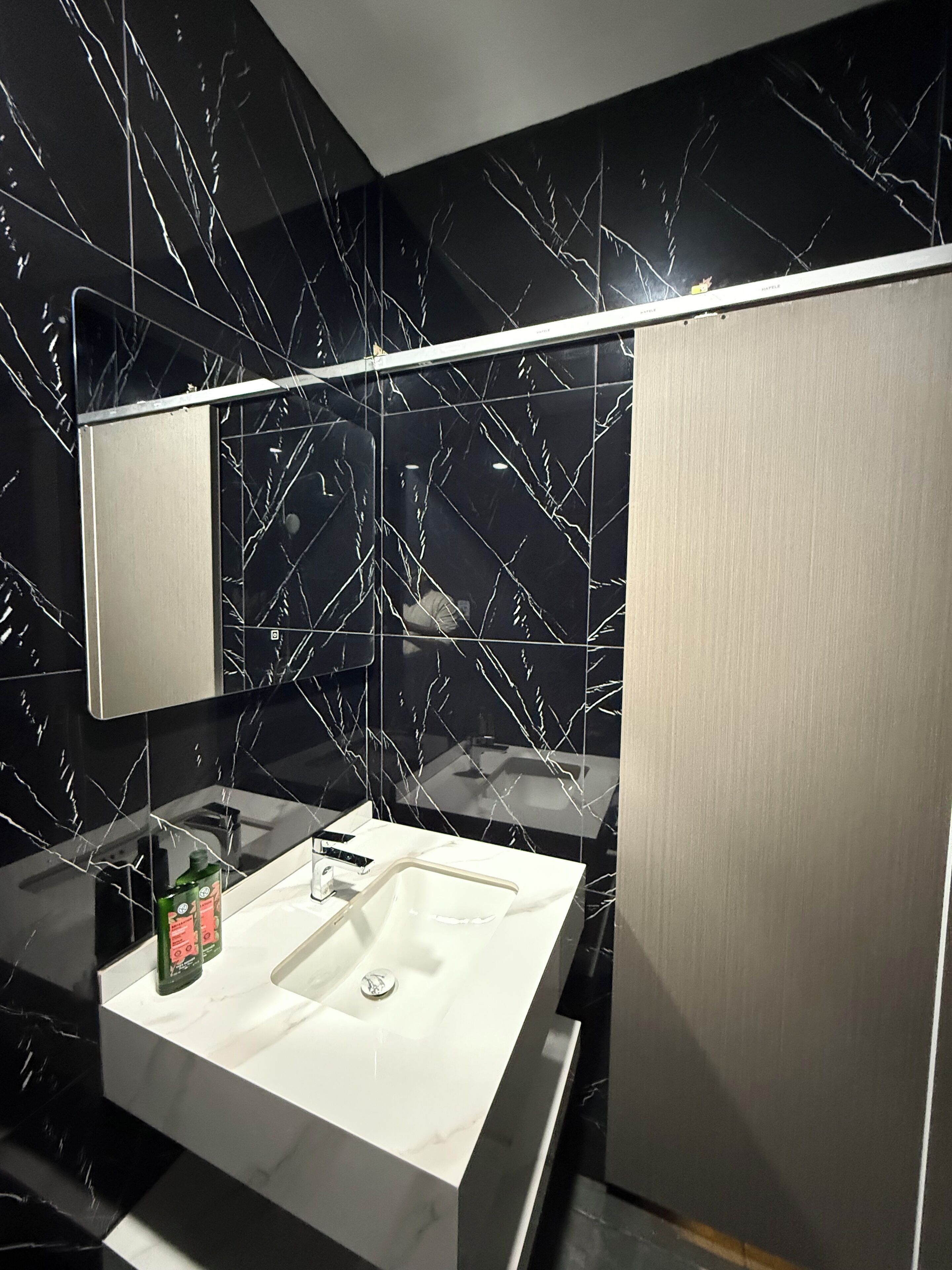 Standard Double Room, 1 Double Bed, Non Smoking | Bathroom | Shower, free toiletries, towels, soap