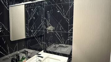 Standard Double Room, 1 Double Bed, Non Smoking | Bathroom | Shower, free toiletries, towels, soap