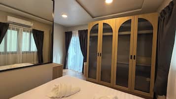 Superior Double Room, 1 Double Bed, Non Smoking, City View | Premium bedding, individually decorated, individually furnished