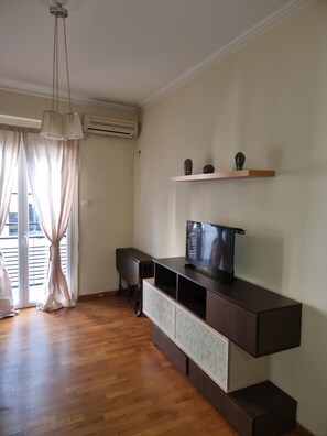 1 bedroom, soundproofing, cots/infant beds, free WiFi - athens.apartotel.3 (Athens)