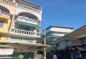 Front of property - OYO 75474 Funkey Fulung Andy & Tan Guest House (Pattaya)