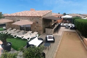 Terrace/patio - Charmante Maison Avec Piscine et Pétanque (Lumio)