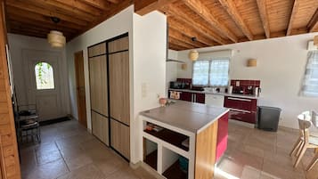 KĂŒhlschrank, Mikrowelle, Ofen, Herdplatte