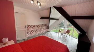 4 Schlafzimmer, BĂŒgeleisen/BĂŒgelbrett, Reisekinderbett, kostenloses WLAN