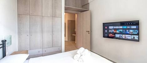 1 bedroom, iron/ironing board, WiFi, bed sheets