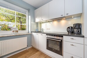 Fridge, oven, stovetop, dishwasher - Hier Lautet das Motto: Wohnen und Entspannen mit Heimat-atmosphäre (Westerland)