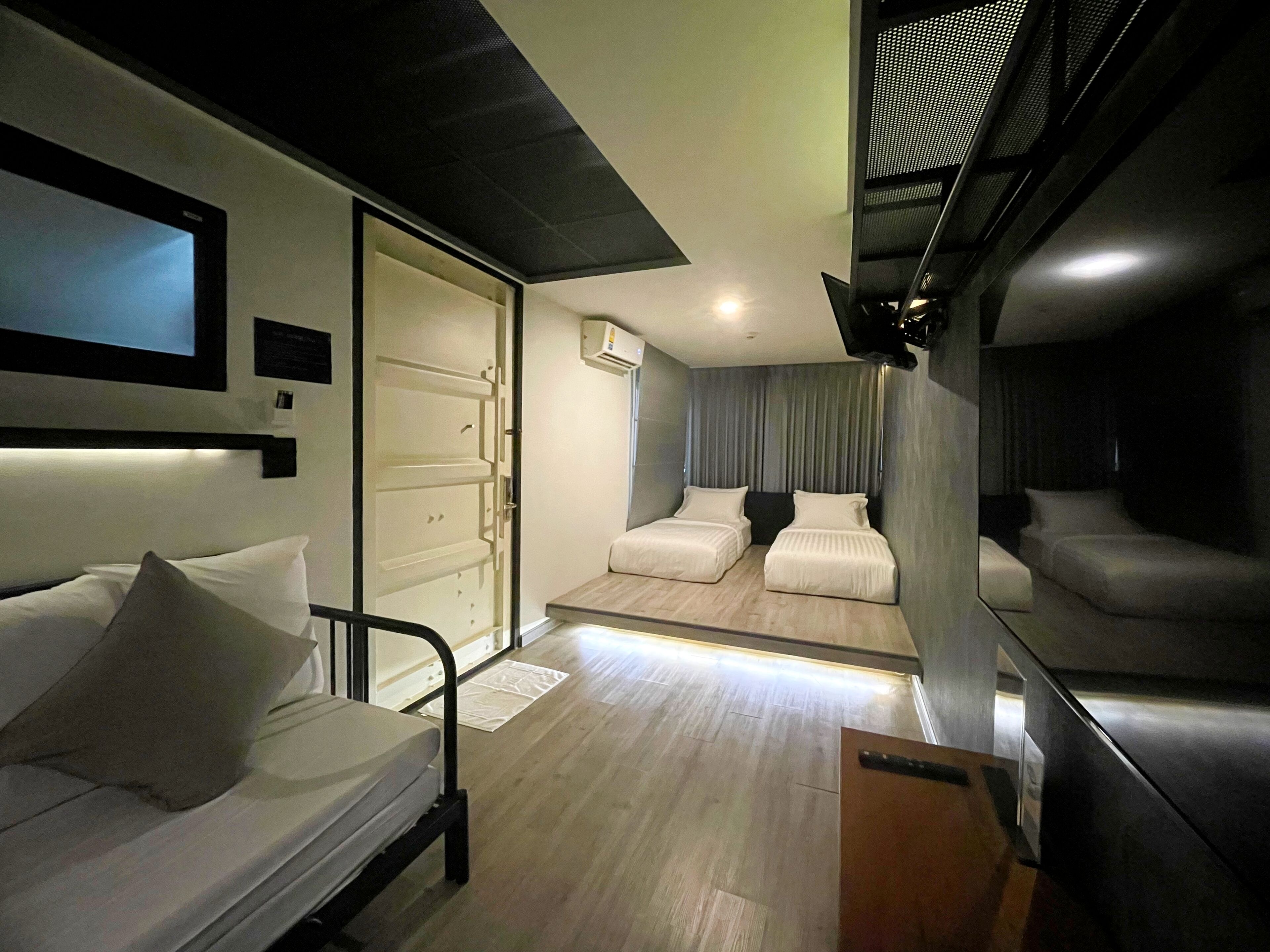 ห้องดีลักซ์ทวิน, อ่างอาบน้ำ | ห้องพักตกแต่งอย่างมีเอกลักษณ์, ตกแต่งพิเศษโดยเฉพาะ, ห้องเก็บเสียง