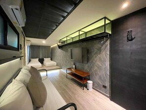 Deluxe Twin Room, Bathtub | Individually decorated, individually furnished, soundproofing, free WiFi - Nights in a Box (Chonburi)