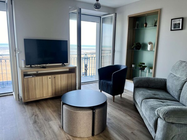 TV - La Tourelle - Balcon vue mer et Terrasse Plein sud (Saint-Aubin-sur-Mer)