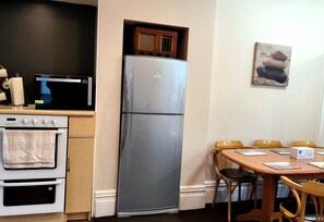 Private kitchen - 5 Large Bedroom Villas  for 10 People (in CBD) (Christchurch)