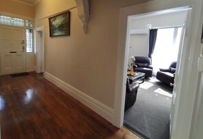 Interior - 5 Large Bedroom Villas for 10 People (in CBD) (Christchurch)