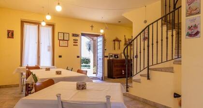 Merlana house nestled in the Marche countryside