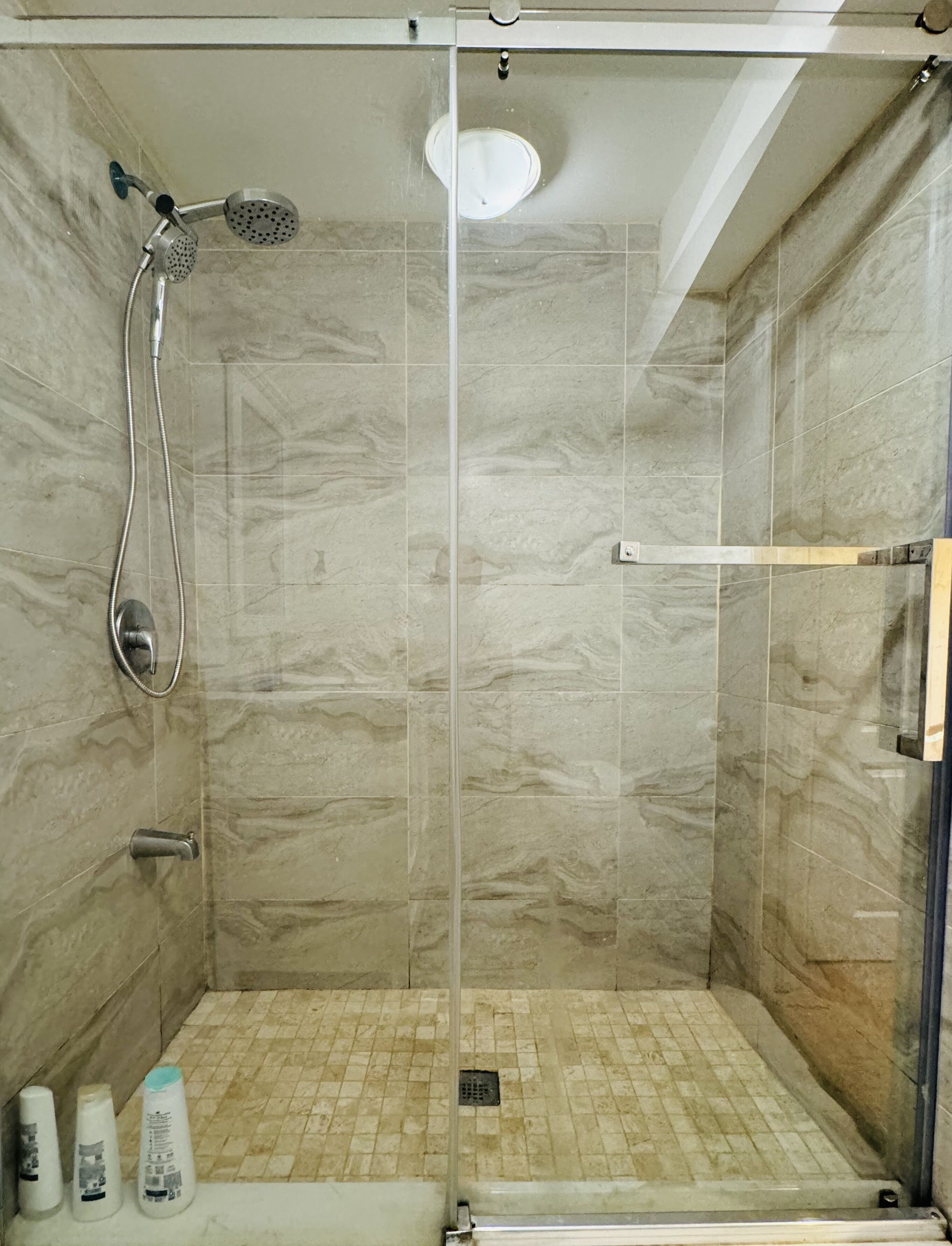 Casa Premium, 2 habitaciones, cocina | Baño | Regadera, regadera tipo lluvia, amenidades de baño gratuitas 