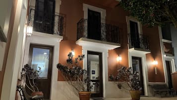 Façade de l’hébergement - soirée/nuit