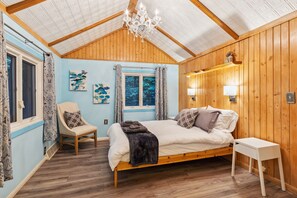 3 bedrooms, desk, iron/ironing board, WiFi - Log Cabin - Natures Oasis - Fire Pit & Gazebo (Cleveland)