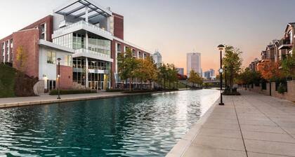 Landing | Chic 1BD, Rooftop Lounge, Pool
