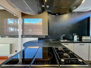 Fridge, microwave, oven, stovetop - AMATISTA (Caldes d´Estrac)