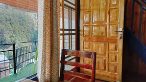 Kamar Deluks, pemandangan gunung