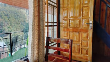 Habitación Deluxe, vista a la montaña | 4 habitaciones y wifi gratis