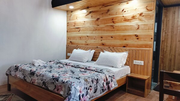 Deluxe Room, Mountain View | Free WiFi