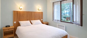 Cozy House Near Beach with Private Terrace and Parking