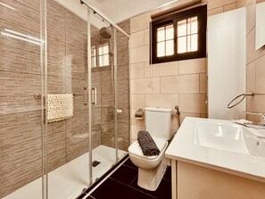 Shower, hair dryer, shampoo - Un Mar Azul que Brilla (Gáldar)