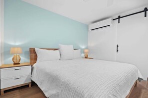 3 bedrooms, iron/ironing board, travel crib, free WiFi - Penthouse With Free Parking | Near The Beach (San Juan)