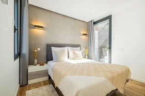 3 slaapkamers, een kluis op de kamer, een strijkplank/strijkijzer