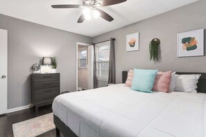 4 Schlafzimmer, Bügeleisen/Bügelbrett, Reisekinderbett, WLAN