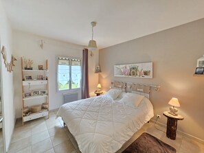 3 bedrooms, WiFi - Villa in St Jean de Monts with heated pool, air conditioning, and WiFi (Saint-Jean-de-Monts)