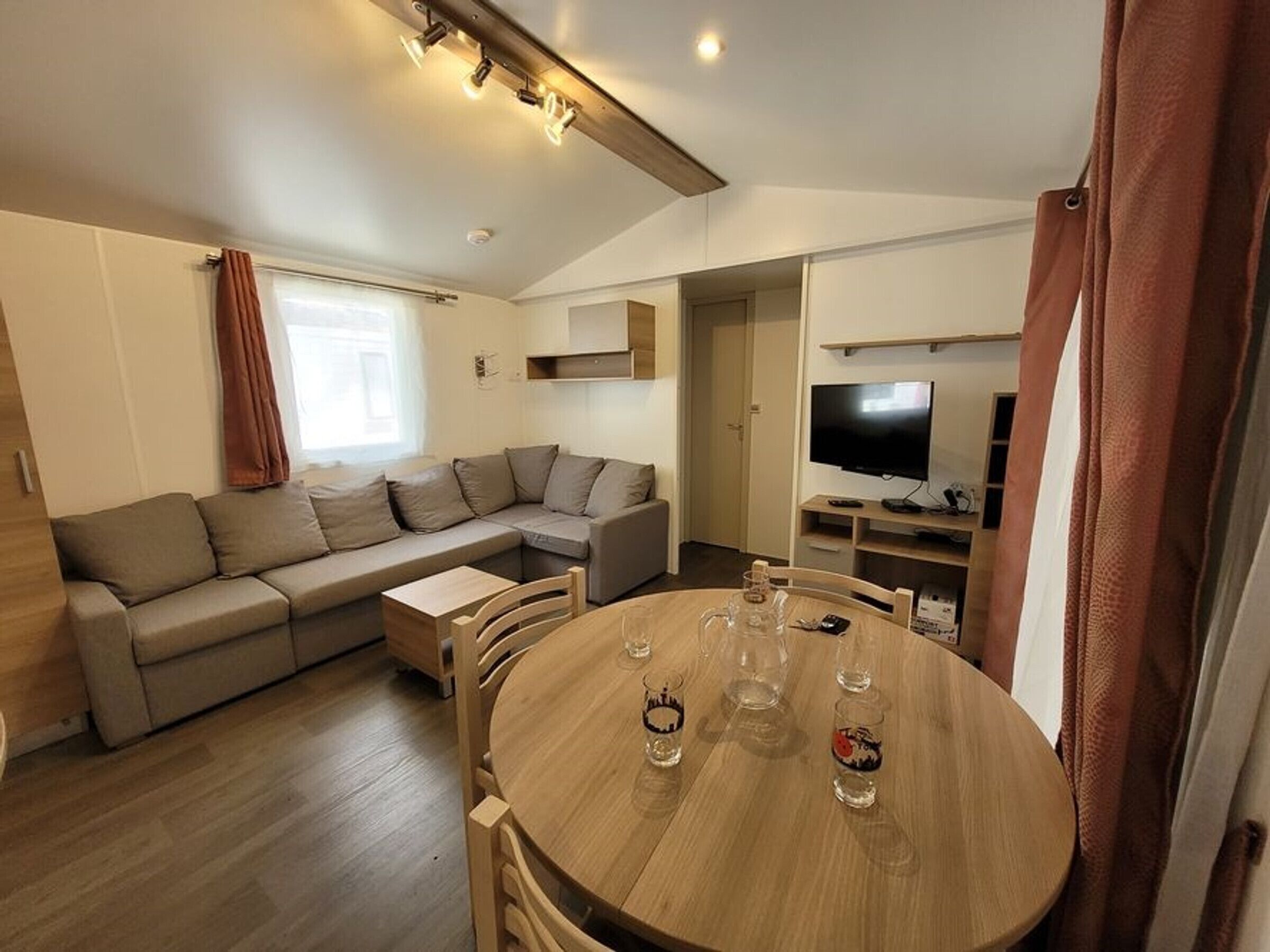 Comfort Mobile Home 4-6 Pers, Heated Pool, Near Beach - Saint-Jean-de-Monts