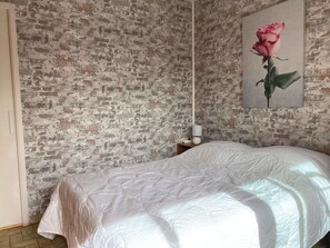 1 bedroom, free WiFi - Charming T2 Apartment with Loggia, Close to Town Center & Thau Lagoon, Peaceful Setting (Balaruc-les-Bains)
