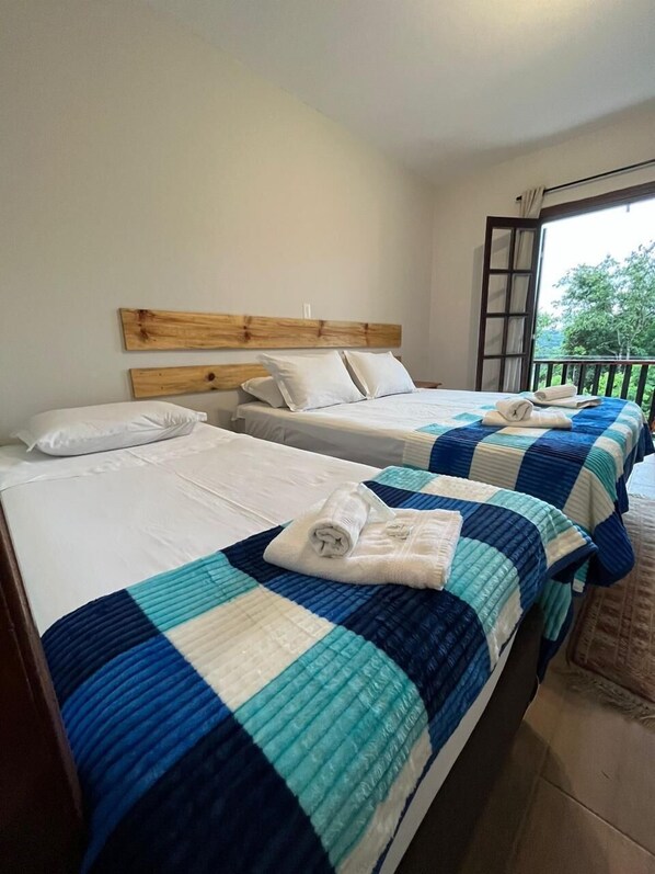 SUITE SUPERIOR TRIPLA COM SACADA E VISTA - Villa Rural (Campos do Jordão)