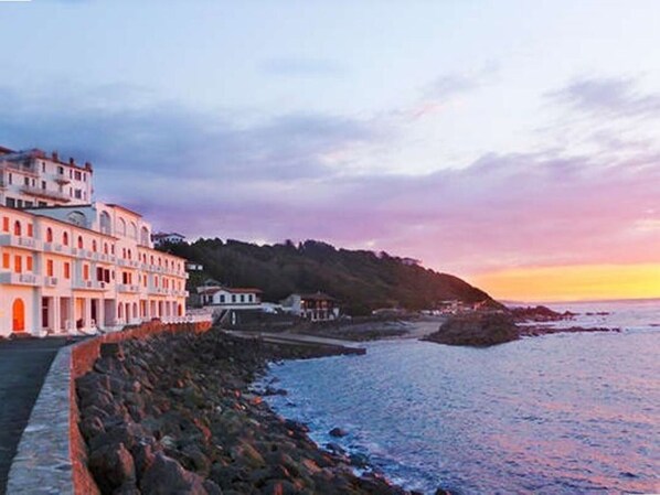 Ubicación cercana a la playa