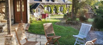 Charming Country Retreat: Sleeps 11, Indoor Pool, Pet-Friendly, Near Château-Gontier